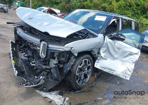 2025 Rivian R1S Adventure Dual Motor Large Pack/Adventure Dual Motor Max Pack from USA, damaged, VIN 7PDSGBBA8SN055591